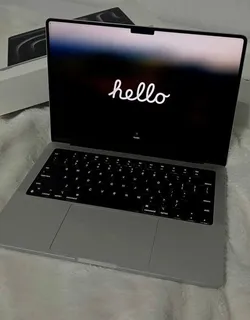 Apple laptop(M5)