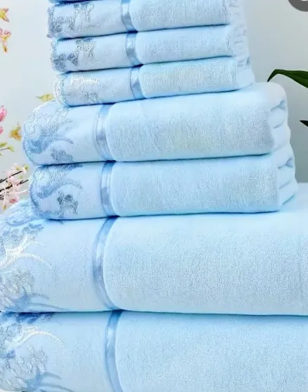 White Towel Set with Gold Crown Embroidery Design (GHS) 6